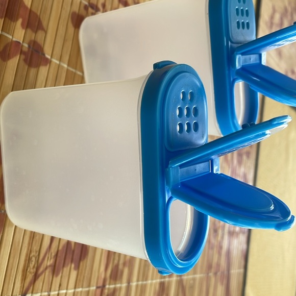 Tupperware seasoning containers . - Picture 2 of 8